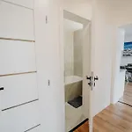 Double Floor With 2 Terraces 벨카 롬니차